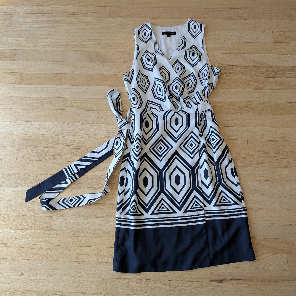 Banana Republic Geometric Print Wrap Dress Above The Knee (Size 0)